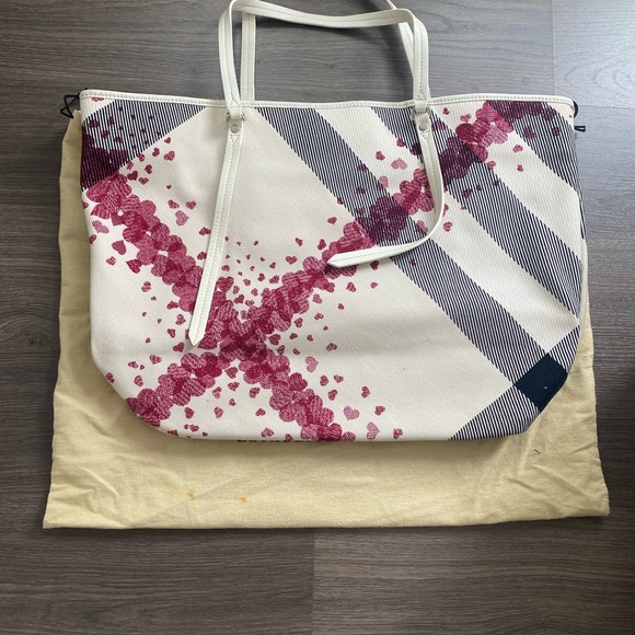 Burberry Heart Canvas Tote - Picture 2 of 7